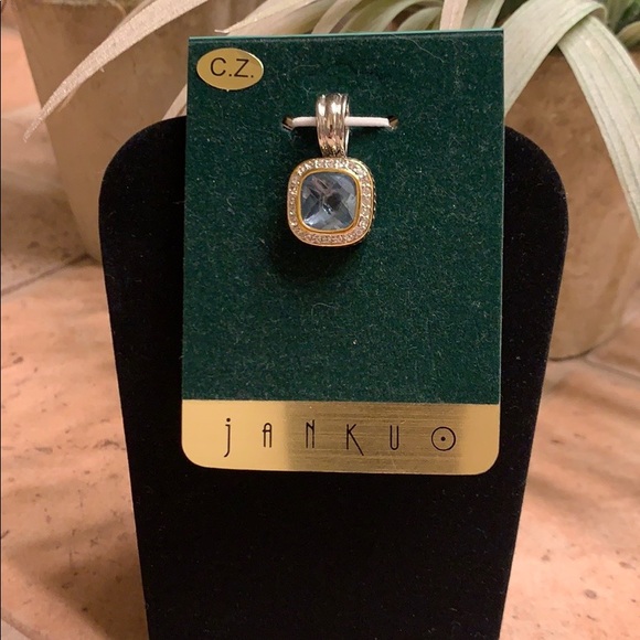 Cubic Zirconia Stone - Picture 1 of 4